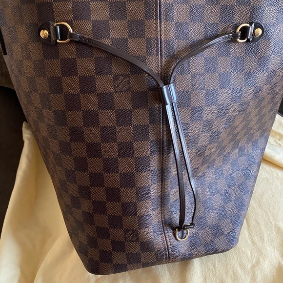 ❤️ Louis Vuitton ❤️ - Picture 9 of 16